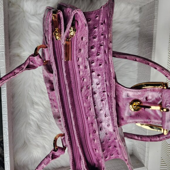 The Find lavender ostrich-embossed leather shoulder bag with gold hardware - Picture 5 of 7